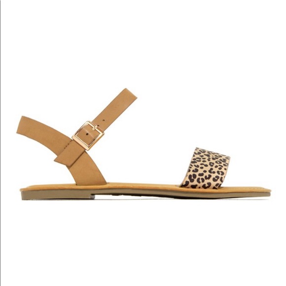 Cheetah Print Strappy Flat Sandals - Picture 5 of 9